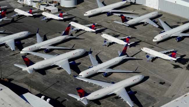 A fleet of Delta aeroplanes